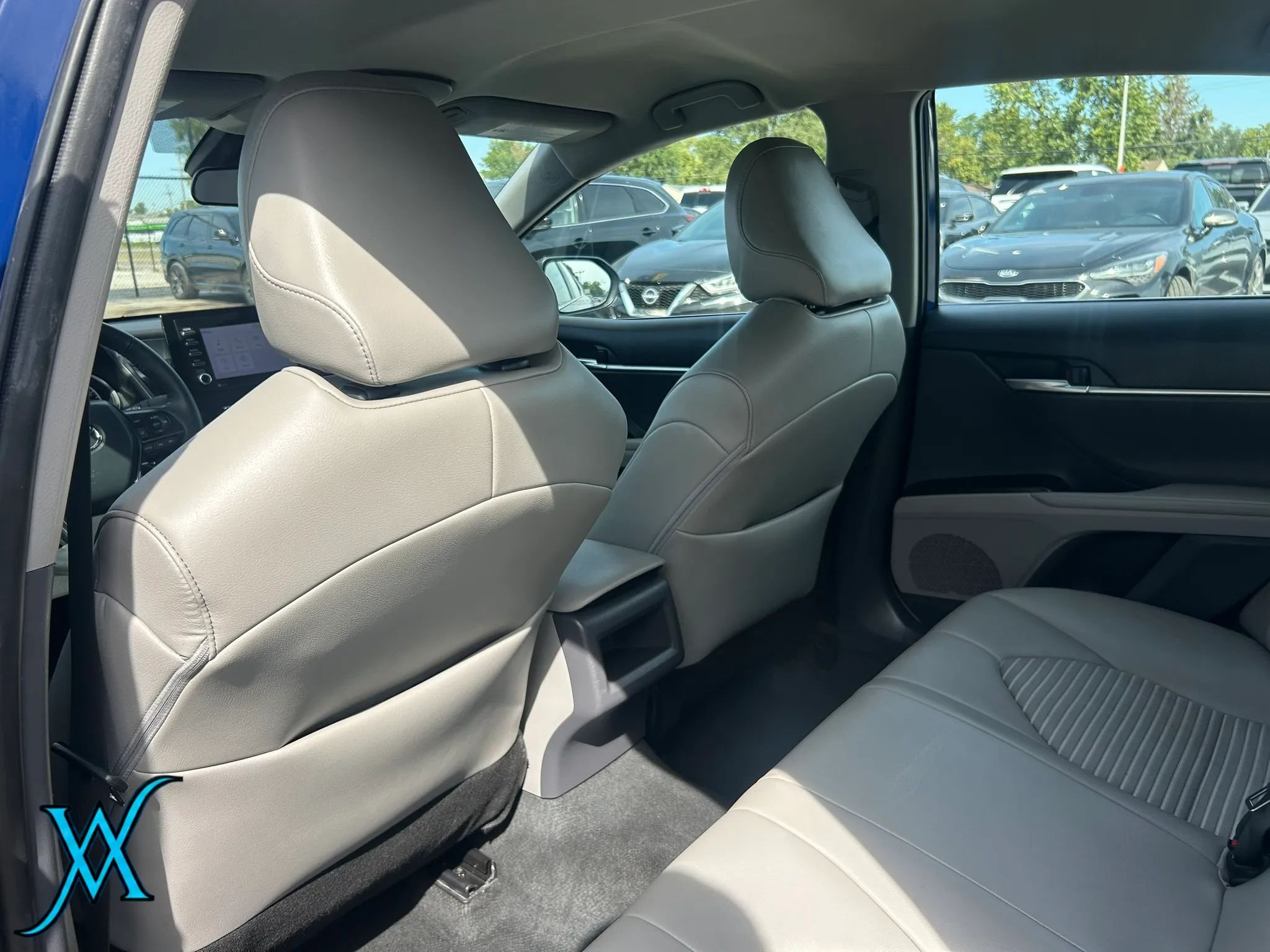 Used 2023 Toyota Camry SE w/ Cold Weather Package FWD image 16
