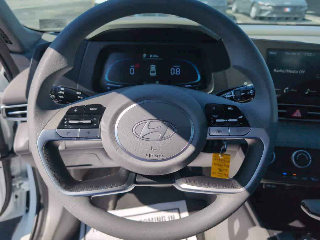 New 2026 Hyundai Elantra SE FWD image 28
