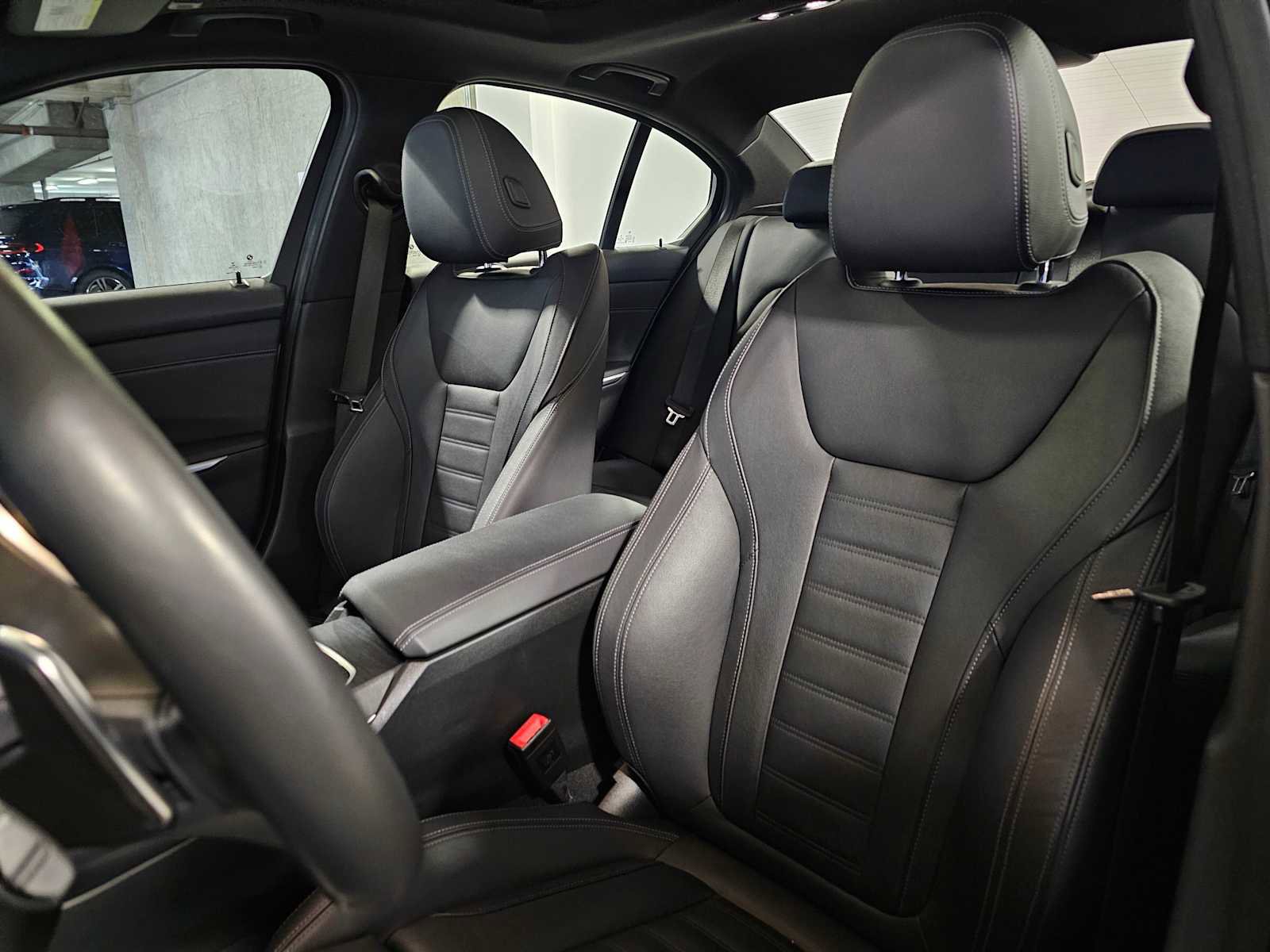 Used 2022 BMW 330e xDrive w/ M Sport Package AWD/4WD image 32