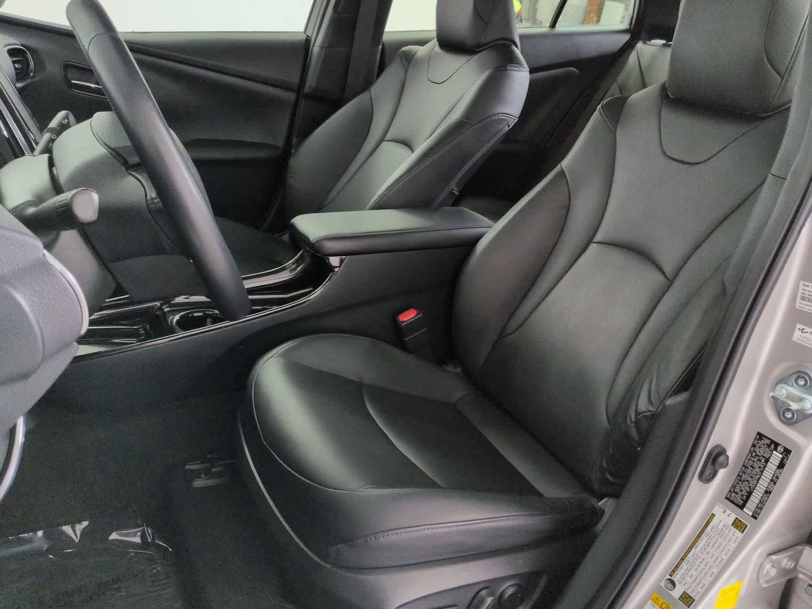 Used 2019 Toyota Prius Prime Premium image 16