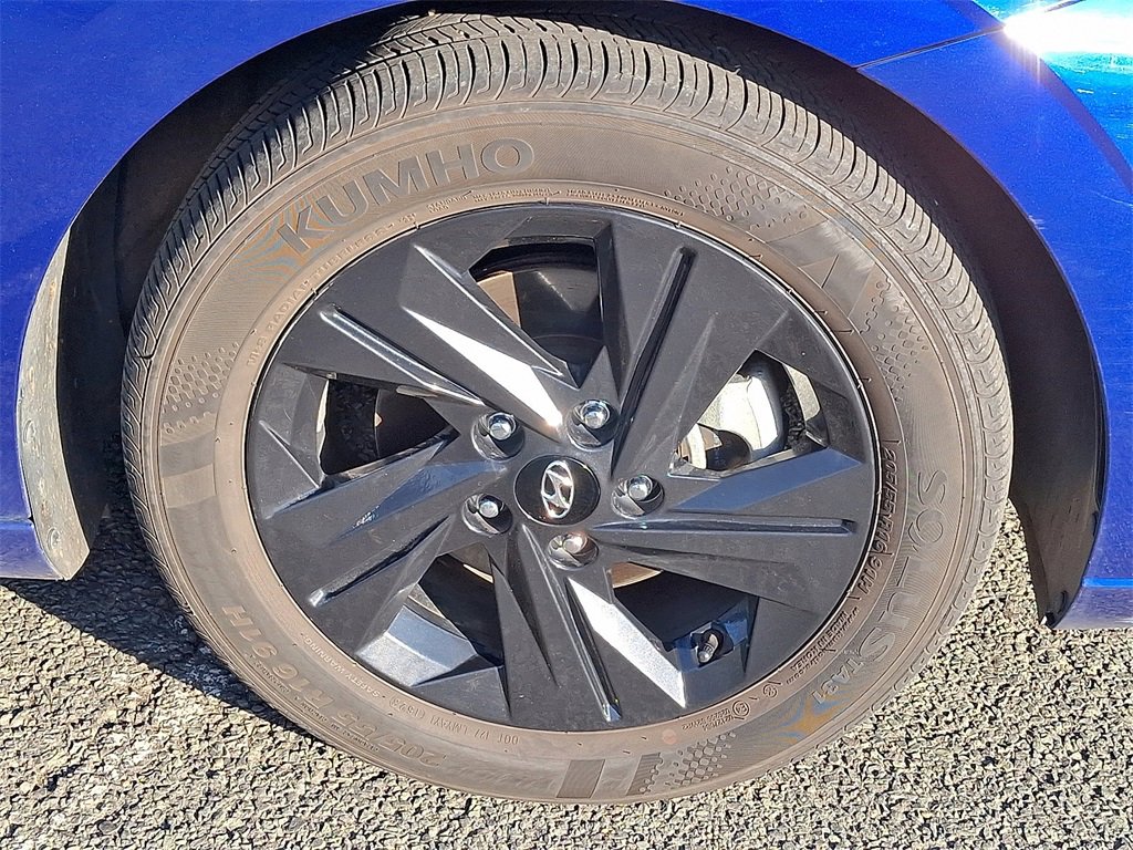 Used 2023 Hyundai Elantra SEL w/ Cargo Package image 9