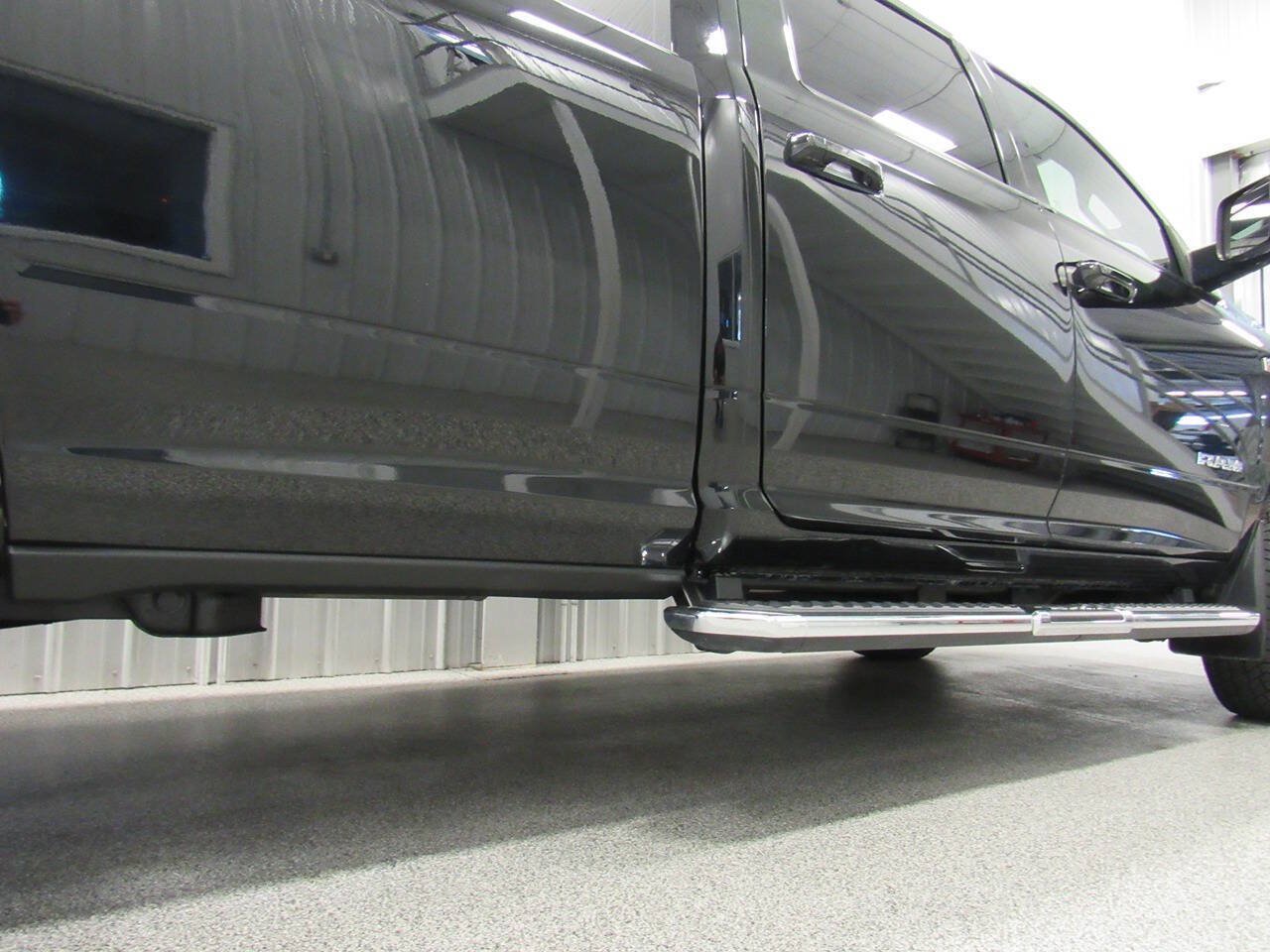 Used 2021 RAM 2500 Big Horn w/ Level 1 Equipment Group AWD/4WD image 23