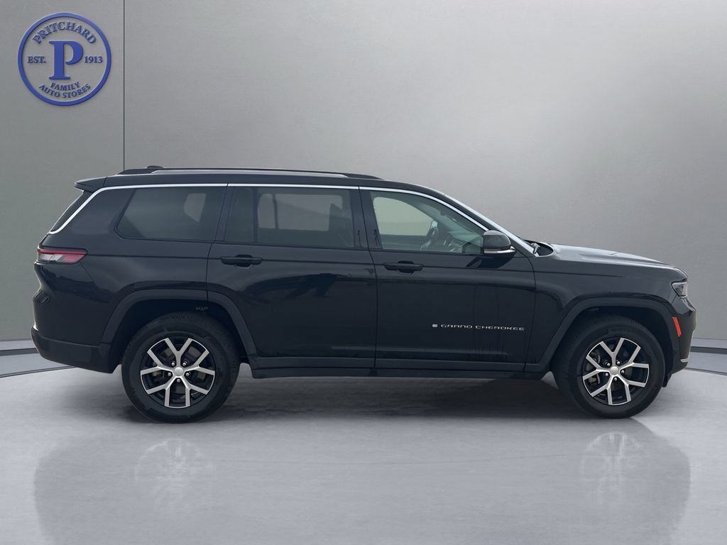 Used 2023 Jeep Grand Cherokee L Limited AWD/4WD image 8