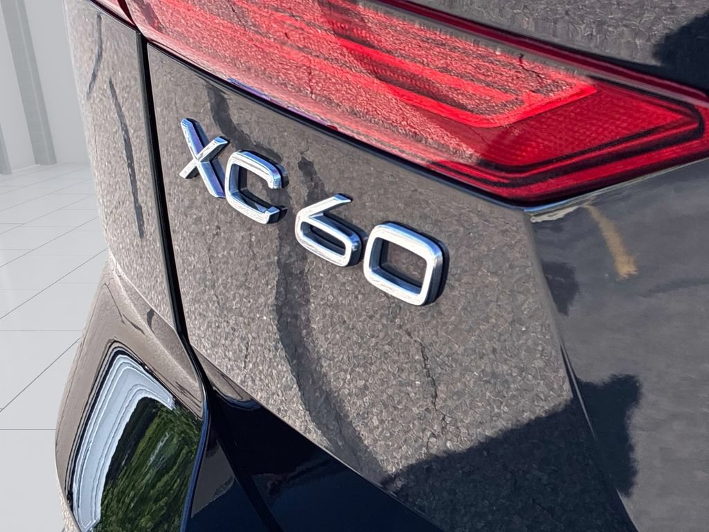 Used 2023 Volvo XC60 B5 Core AWD/4WD image 13