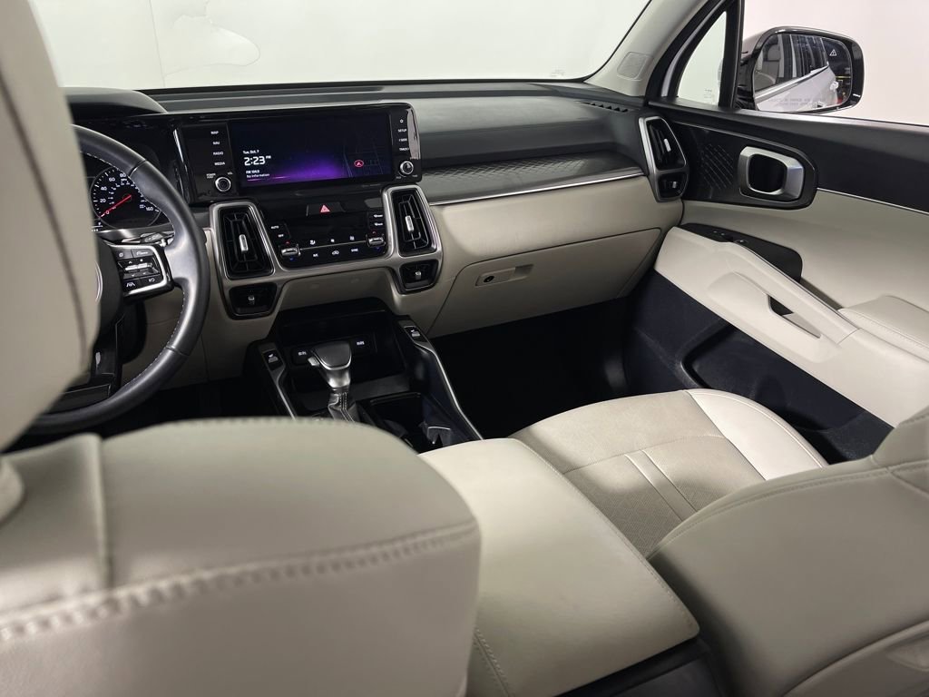 Used 2023 Kia Sorento S image 17