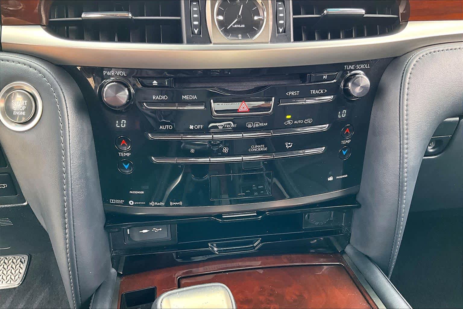 Used 2020 Lexus LX 570 4WD w/ Luxury Package image 32