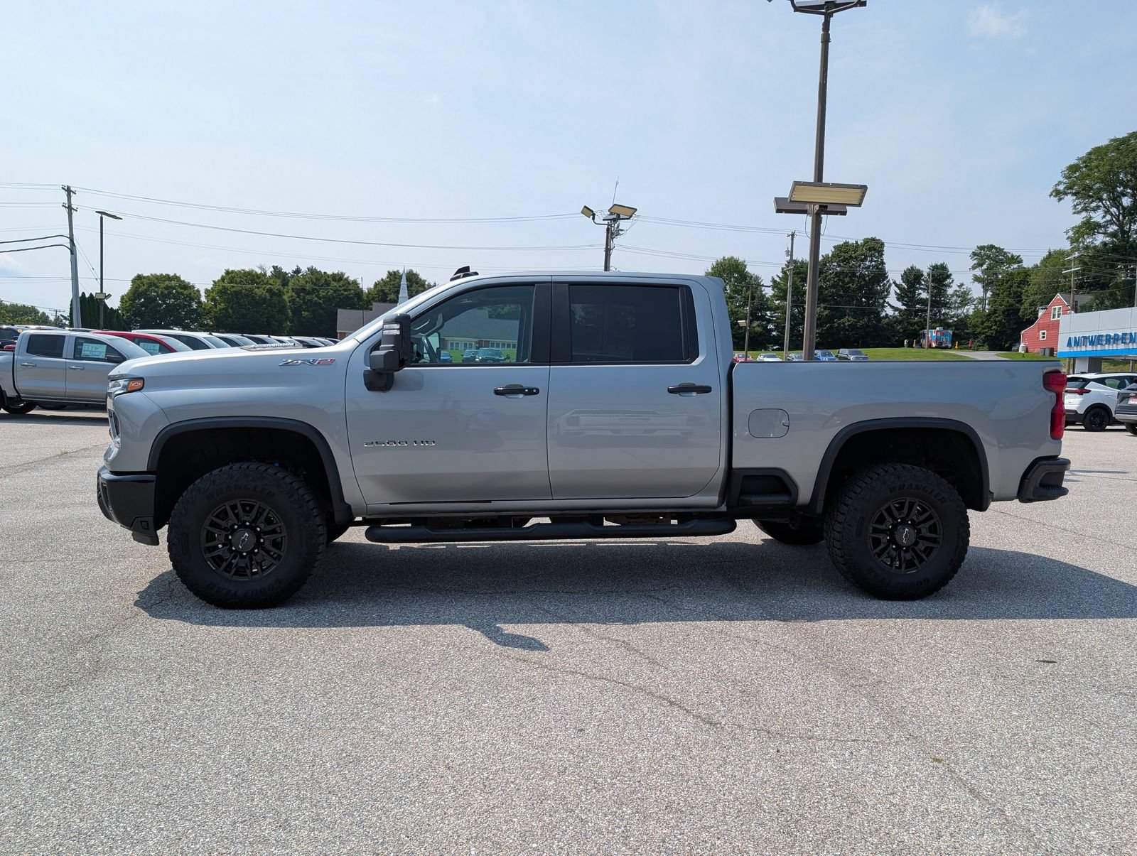 Used 2024 Chevrolet Silverado 2500 ZR2 w/ Technology Package AWD/4WD image 6