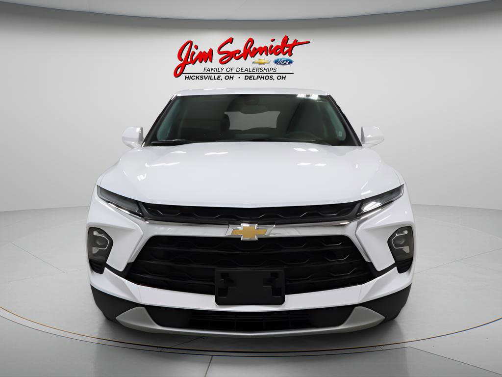 Used 2025 Chevrolet Blazer LT AWD/4WD image 3