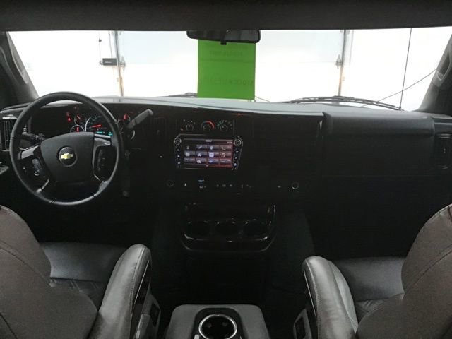 Used 2021 Chevrolet Express 3500 LS w/ Chrome Appearance Package video 2