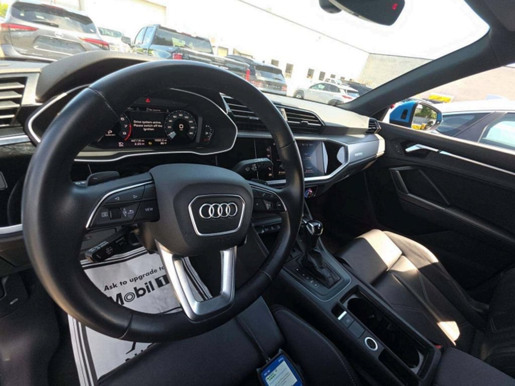 Used 2022 Audi Q3 2.0T Premium Plus AWD/4WD image 3