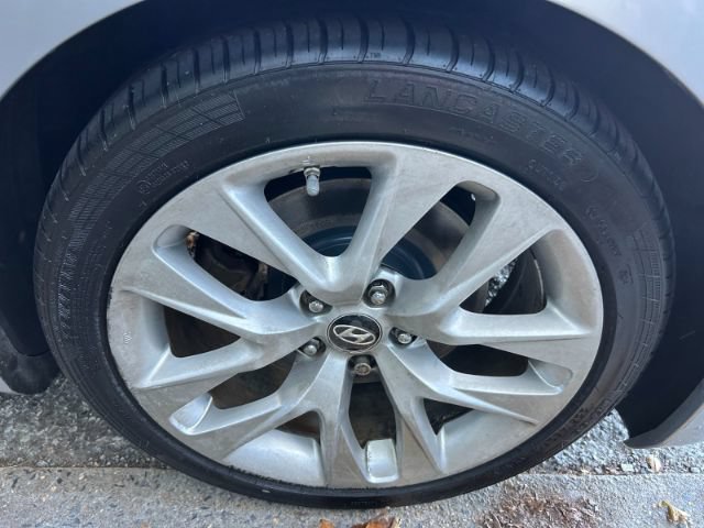 Used 2013 Hyundai Genesis 2.0T RWD image 28