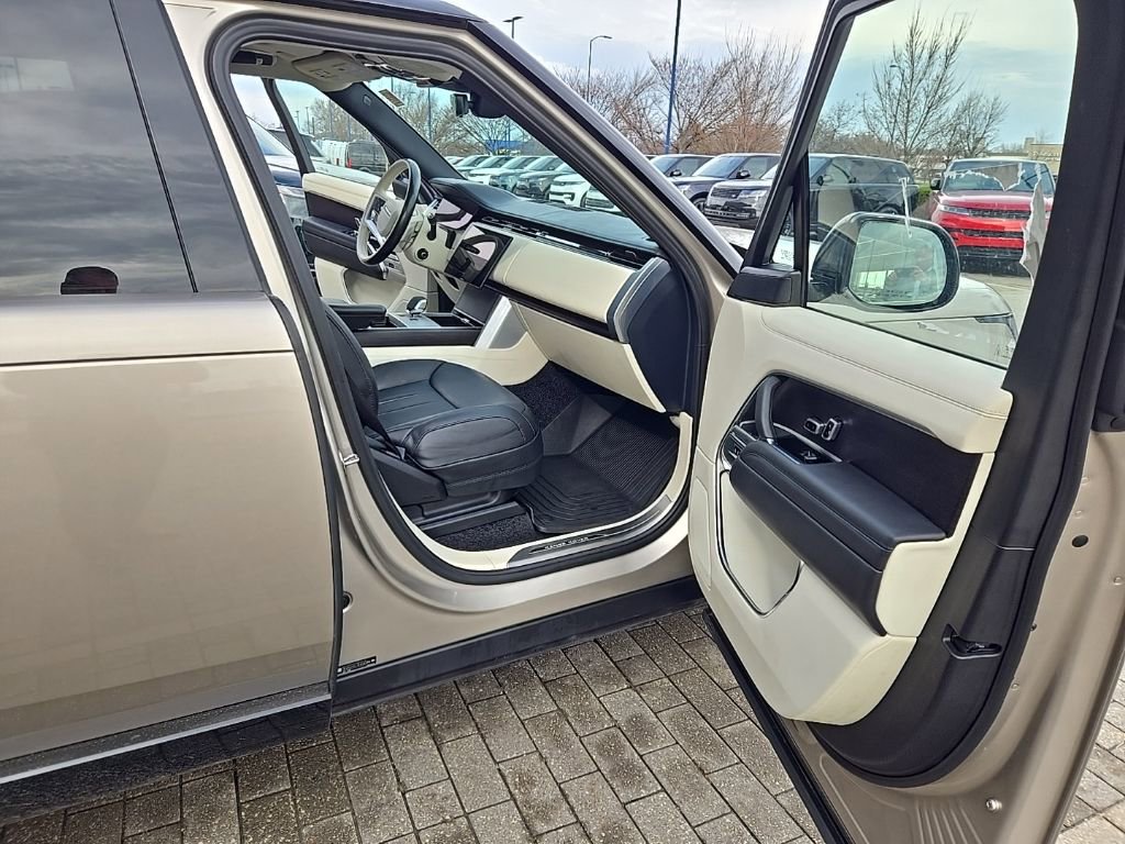 Certified 2024 Land Rover Range Rover Long Wheelbase SE image 20