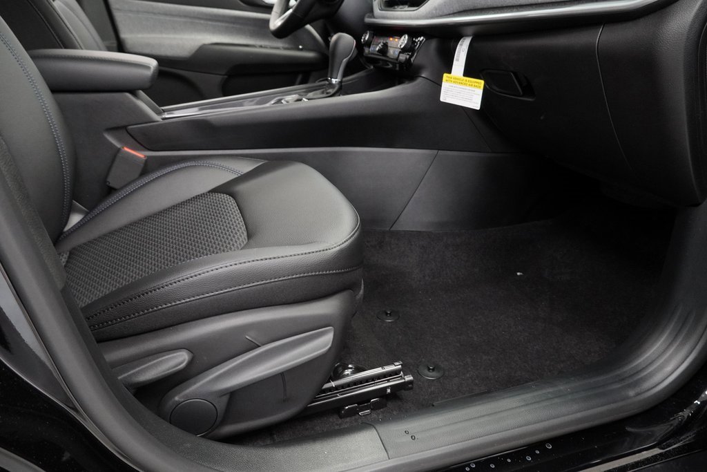 Certified 2025 Jeep Compass Latitude w/ Convenience Group image 47