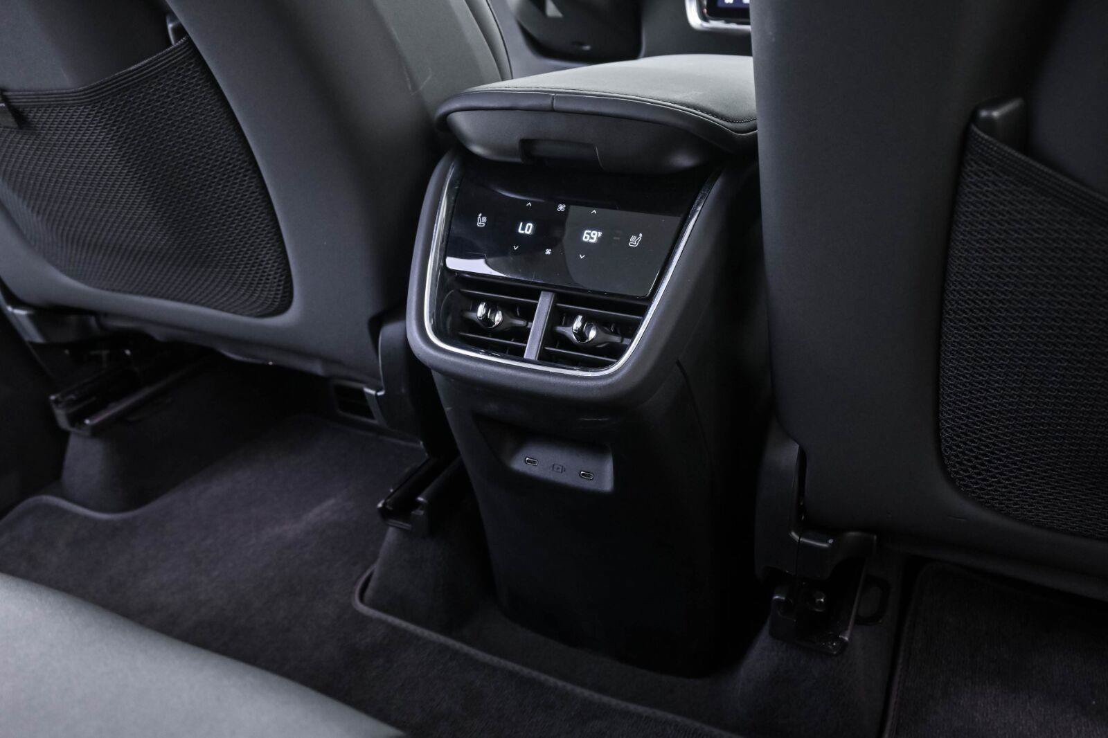 Certified 2025 Volvo EX90 Ultra AWD/4WD image 18