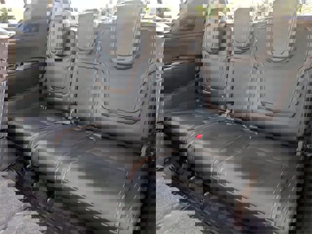 Used 2025 Nissan Armada SL image 17