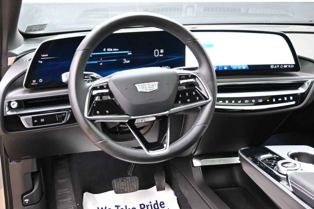 Used 2024 Cadillac Lyriq Tech RWD image 17