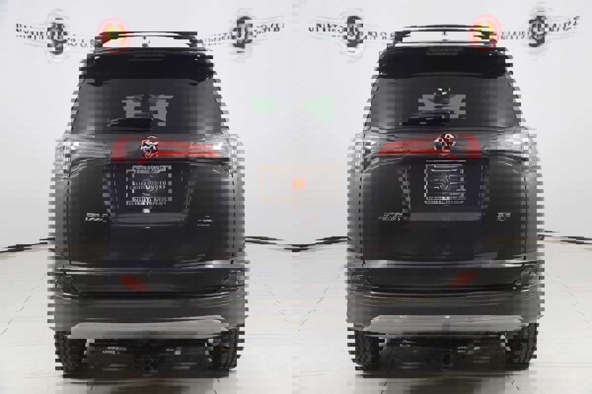 Used 2017 Toyota RAV4 XLE image 39