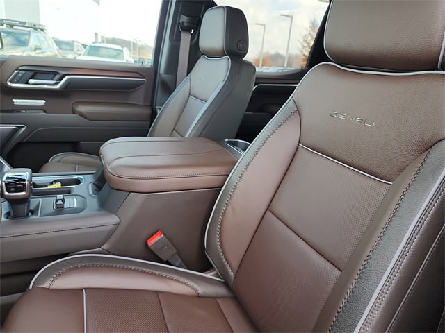 New 2026 GMC Sierra 1500 Denali w/ Denali Reserve Package image 16