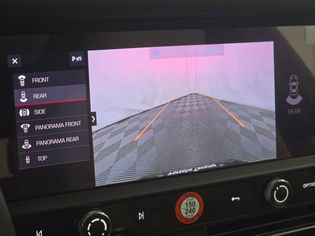 Certified 2025 Porsche Macan image 42