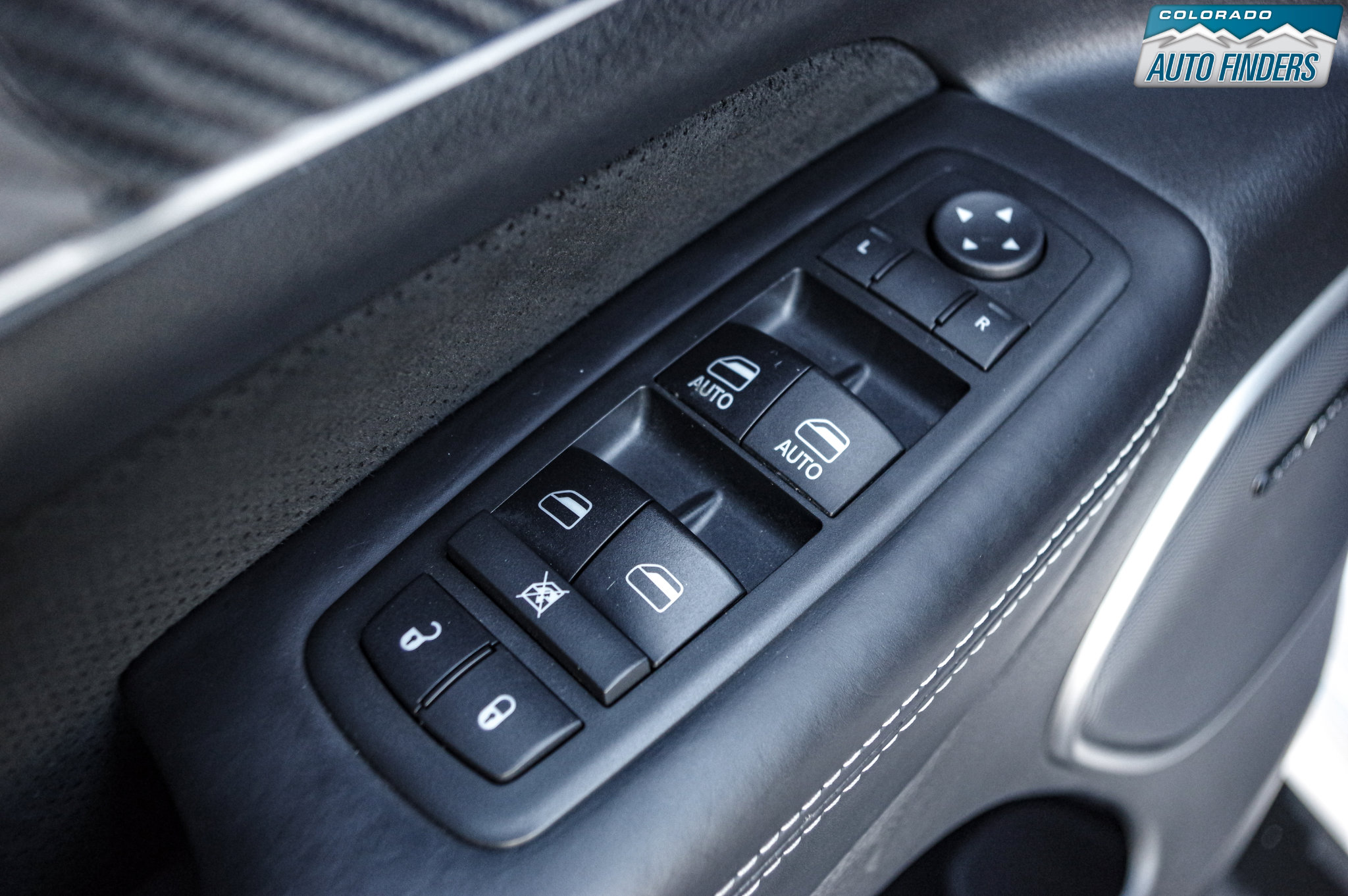 Used 2017 Jeep Grand Cherokee SRT image 11