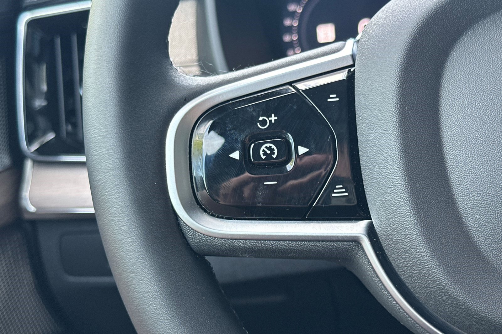 Used 2026 Volvo XC90 T8 Ultra w/ Lounge Package image 31