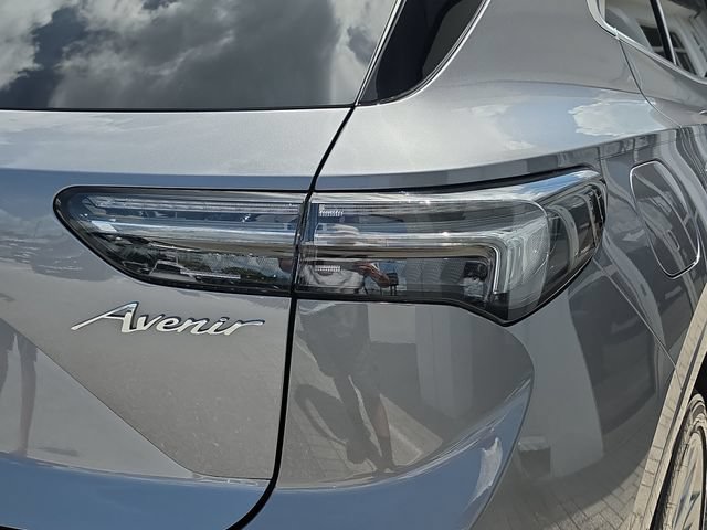 Certified 2021 Buick Envision Avenir w/ Technology Package II FWD image 8