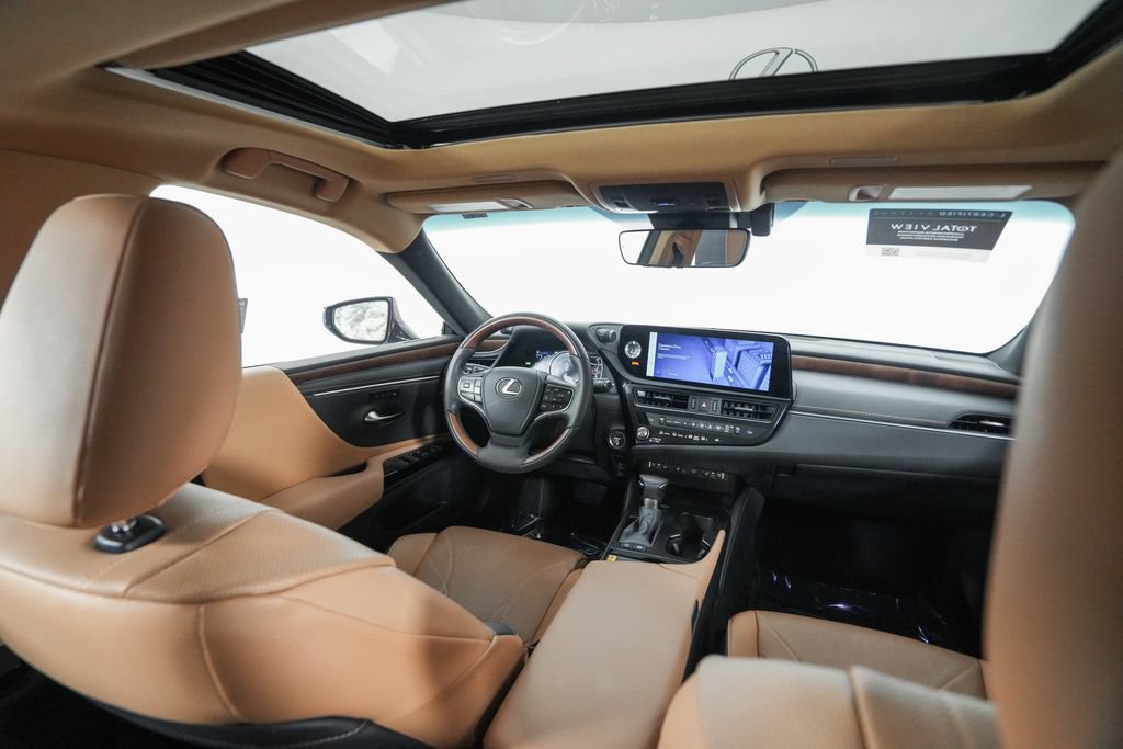 Certified 2024 Lexus ES 300h w/ Technology Package FWD image 16