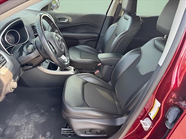 Used 2021 Jeep Compass Latitude w/ Convenience Group FWD image 5