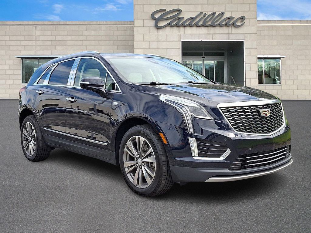 Used 2021 Cadillac XT5 Premium Luxury AWD/4WD image 2