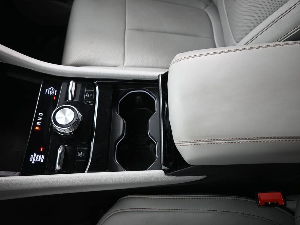 Used 2022 Jeep Grand Cherokee Overland w/ Advanced Protech Group III image 12