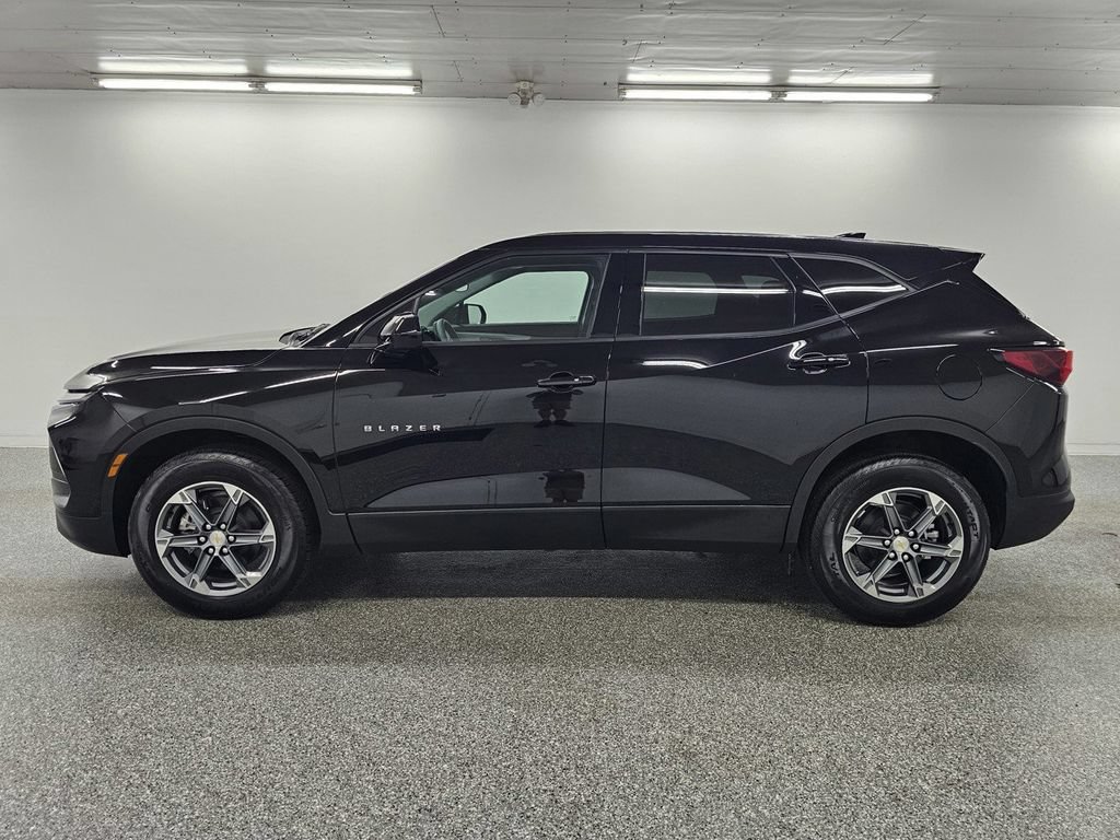 Used 2026 Chevrolet Blazer LT FWD image 8