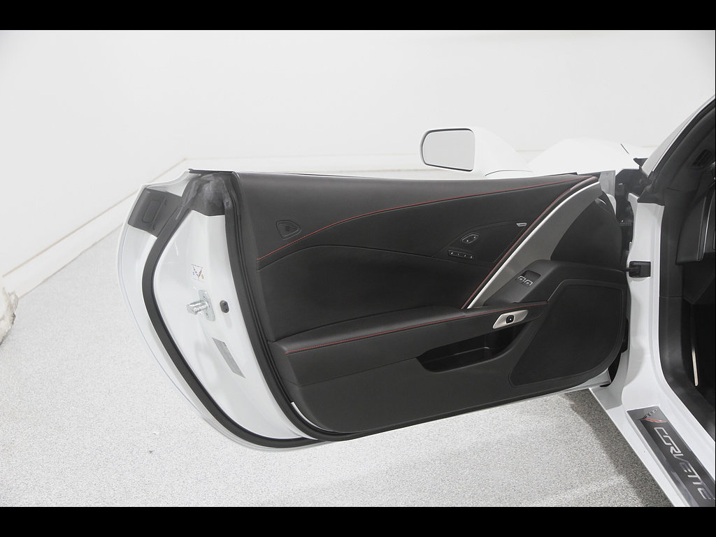 Used 2016 Chevrolet Corvette Stingray Convertible w/ 3LT Preferred Equipment Group RWD image 5