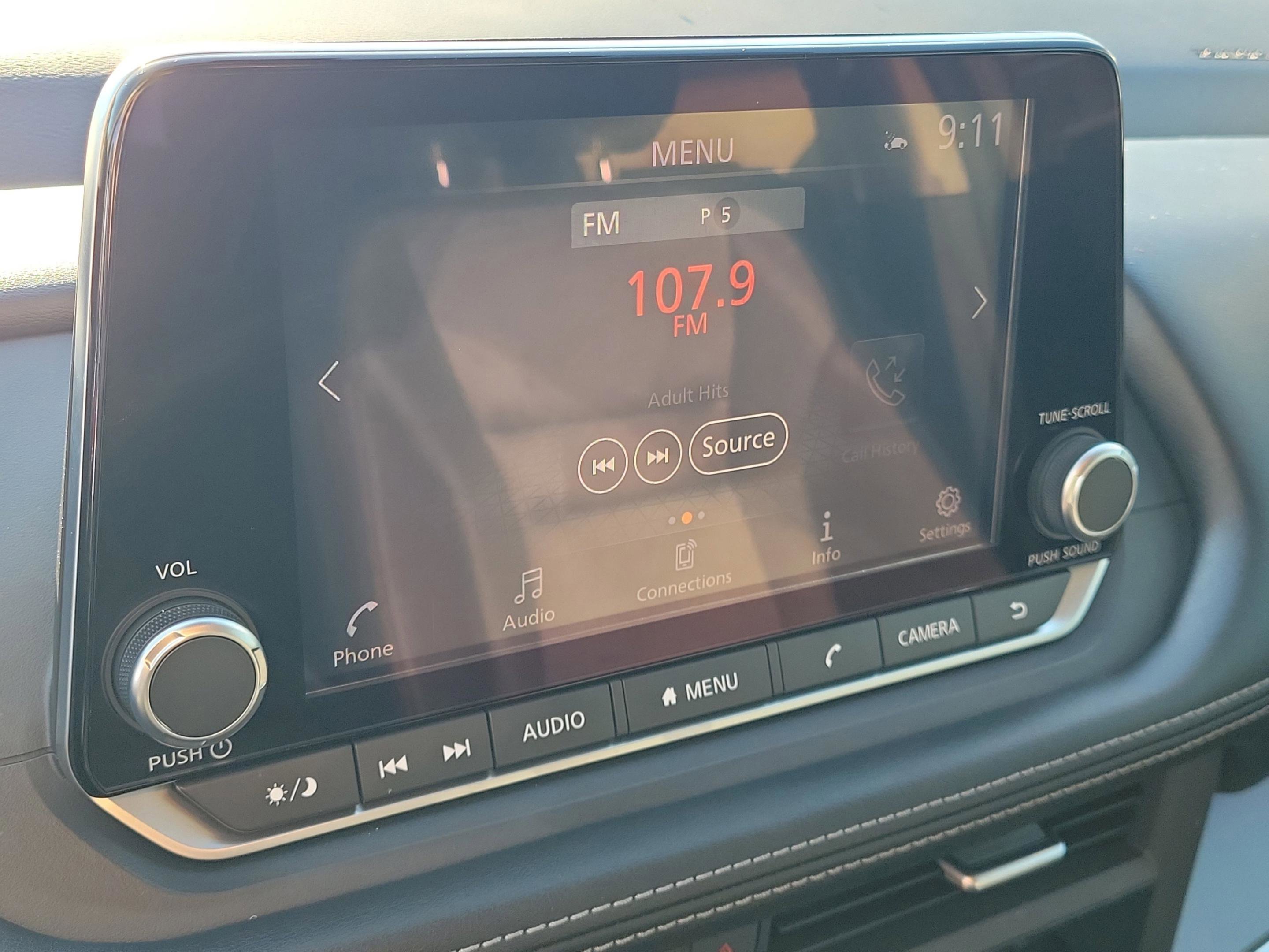 Certified 2024 Nissan Rogue SV image 25