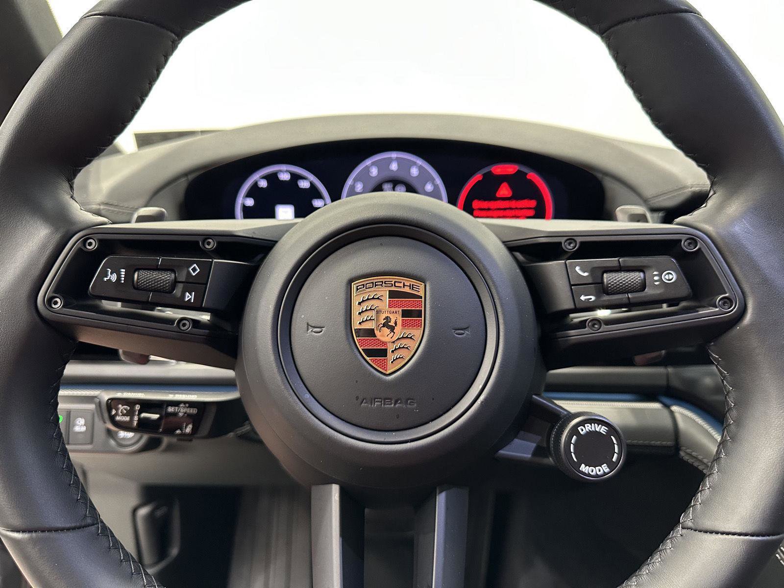 Used 2025 Porsche Panamera 4 image 24