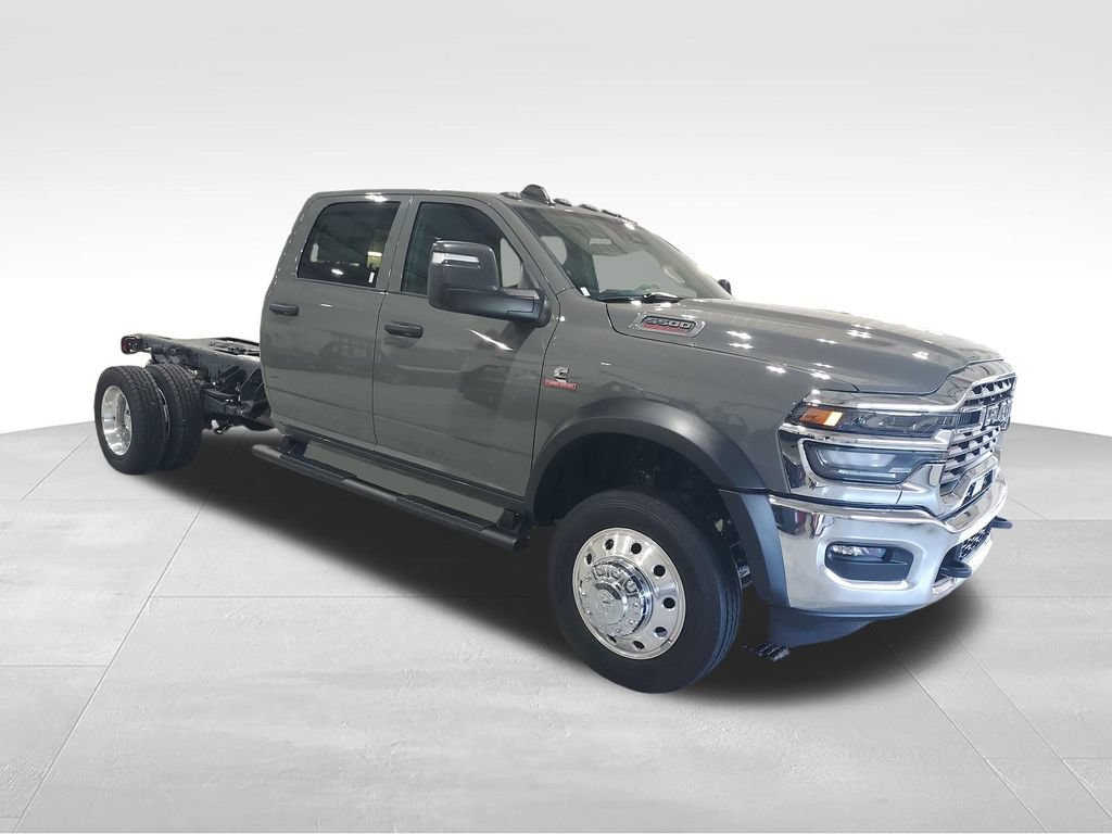 New 2026 RAM 5500 4x4 Crew Cab image 7