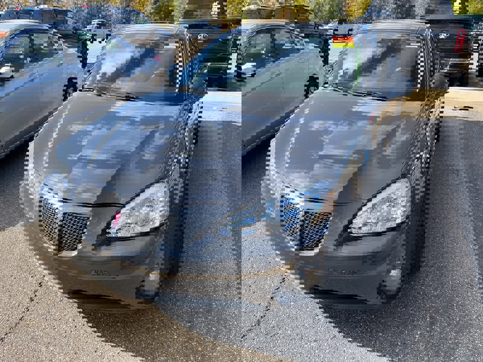 Used 2008 Pontiac Grand Prix image 2