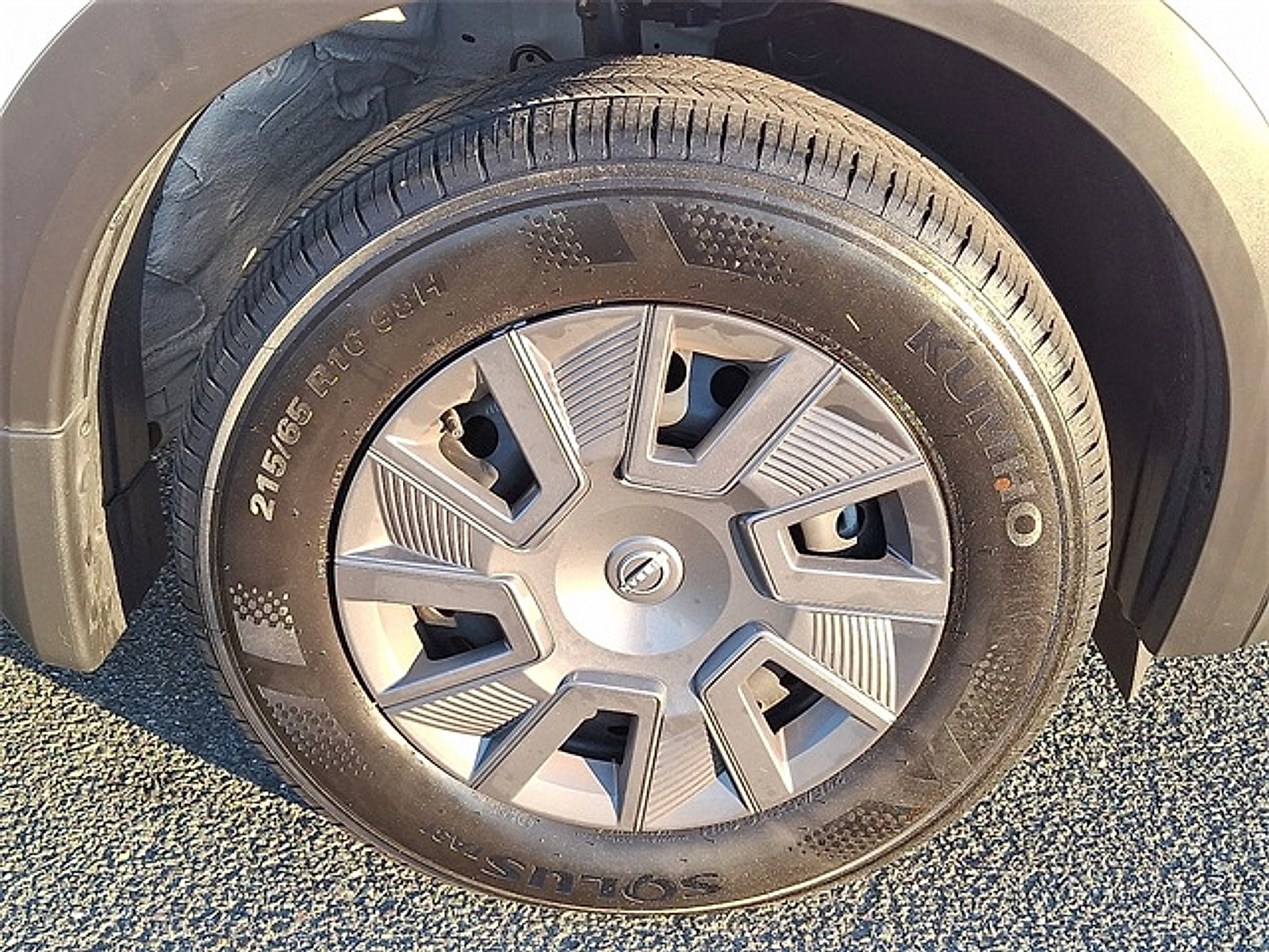 Certified 2025 Nissan Kicks S image 8