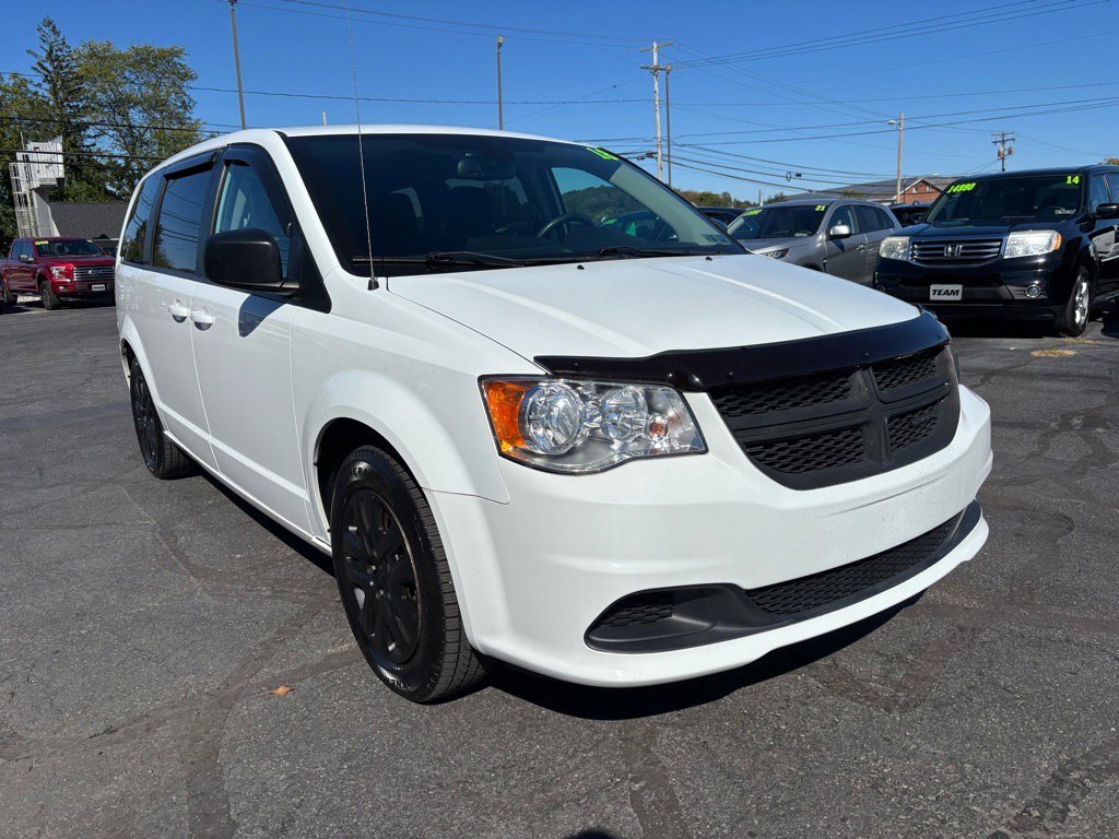 Used 2018 Dodge Grand Caravan SE image 1