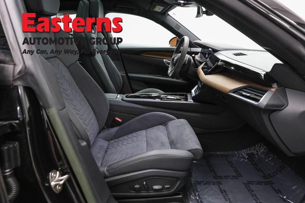Used 2022 Audi e-tron GT Premium Plus AWD/4WD image 25