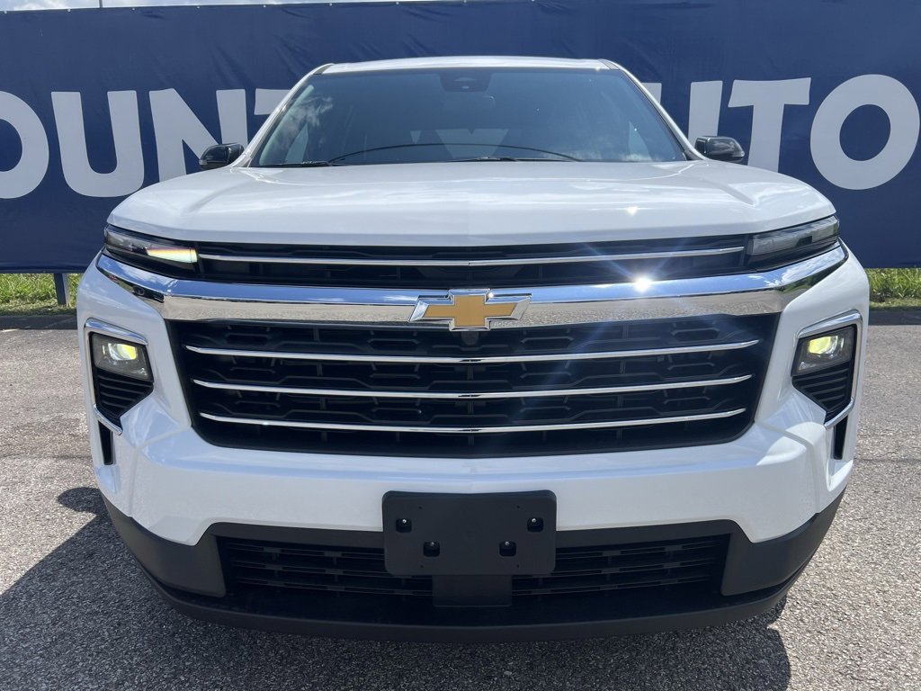 New 2025 Chevrolet Traverse LT image 2