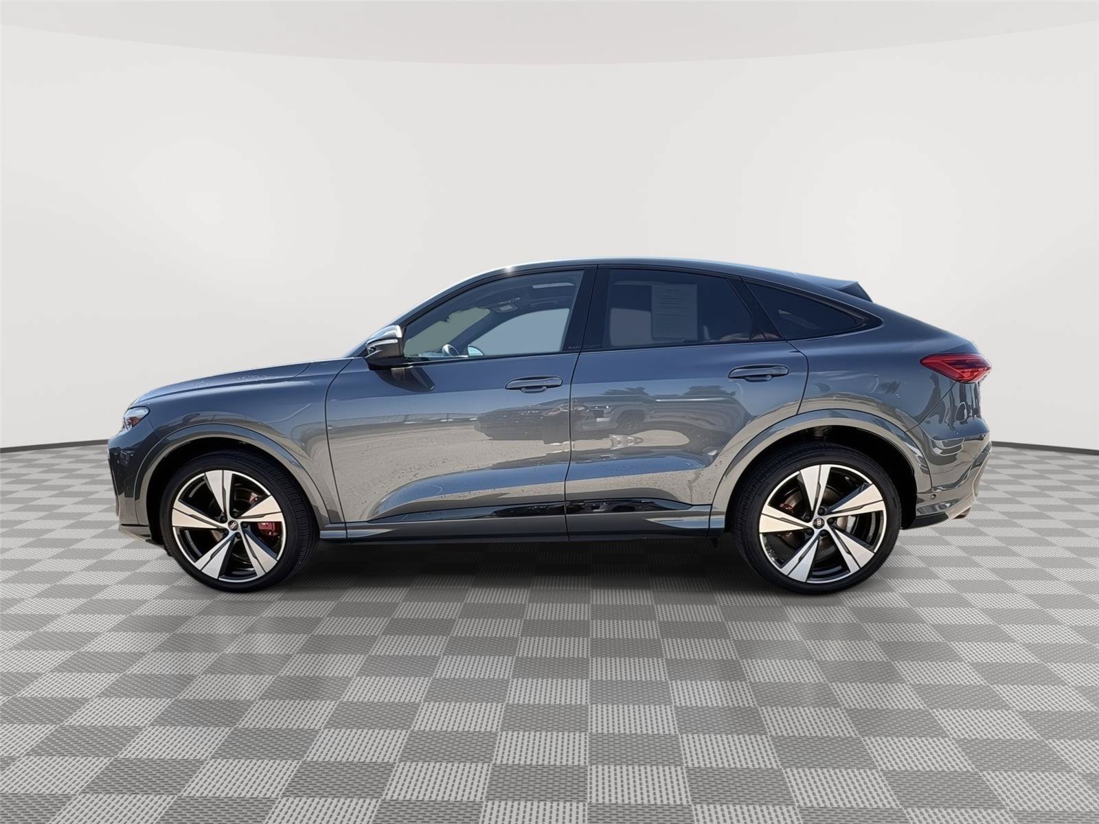 Certified 2025 Audi SQ5 Premium Plus w/ Premium Plus Package AWD/4WD image 2