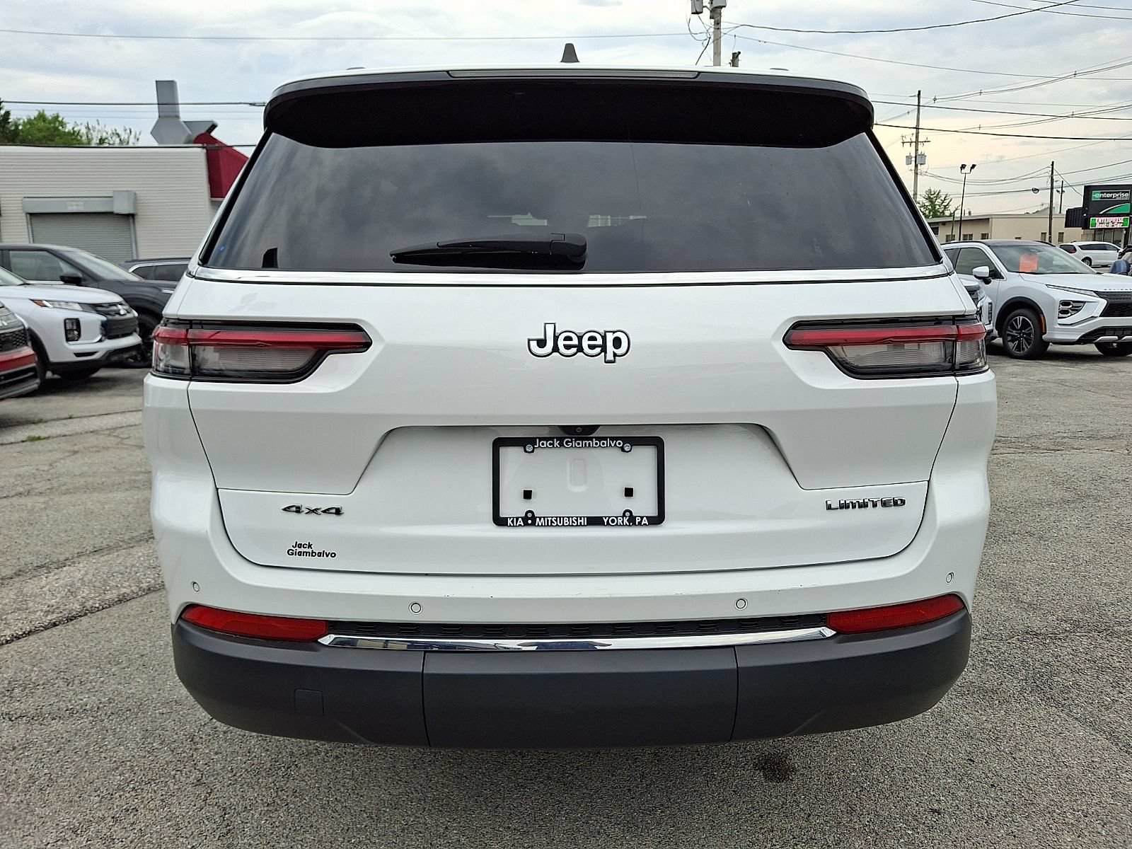 Used 2023 Jeep Grand Cherokee L Limited w/ Trailer Tow Group (B) AWD/4WD image 6