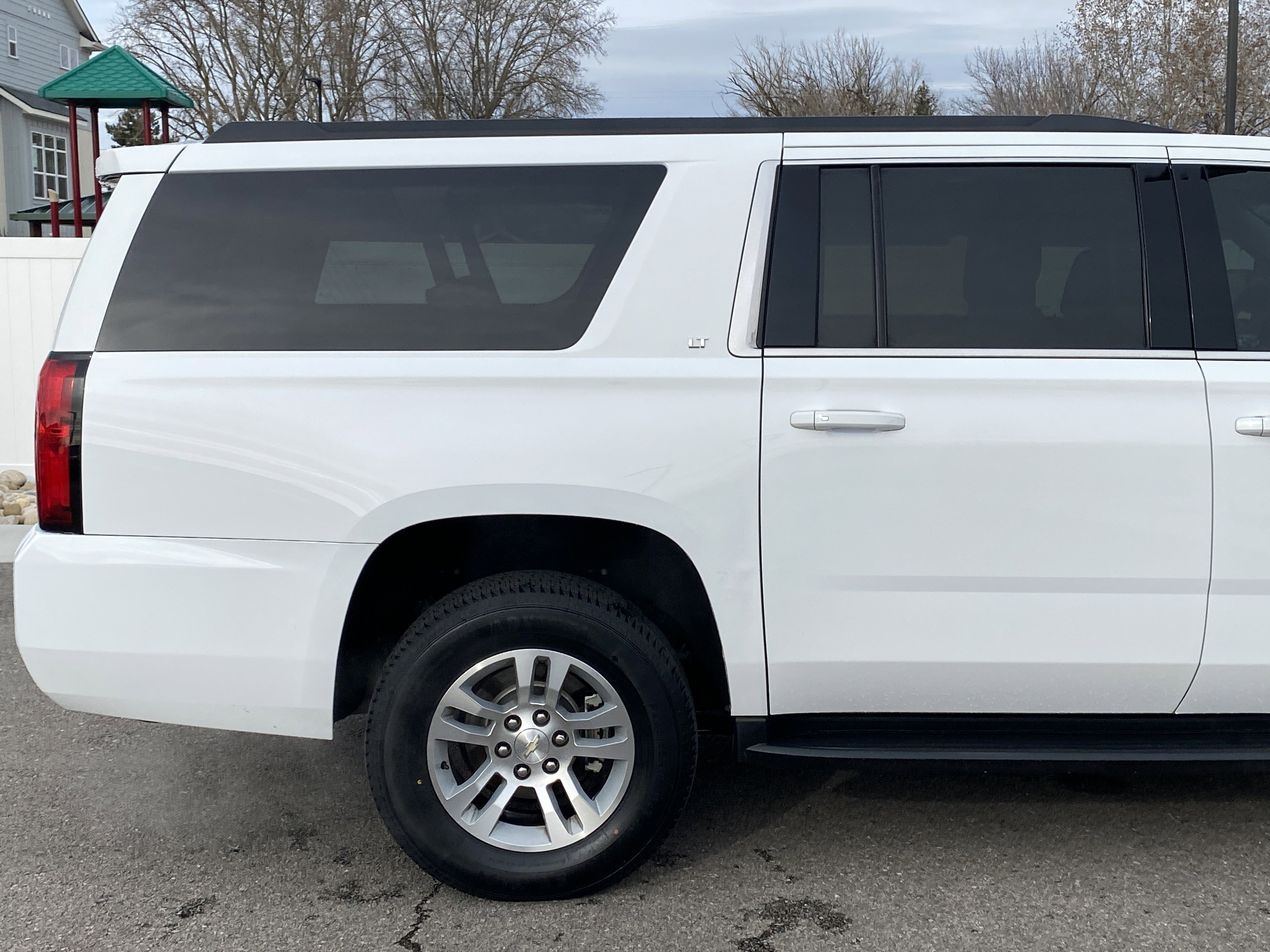 Used 2019 Chevrolet Suburban LT image 6