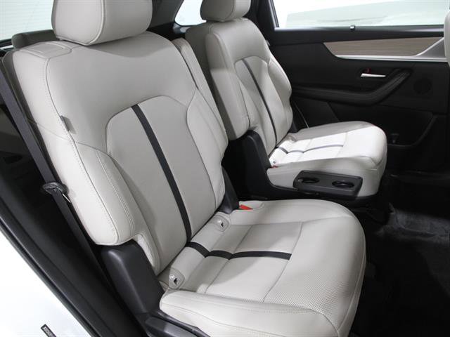 Certified 2024 MAZDA CX-90 Plug-In Hybrid w/ Premium Pkg image 18