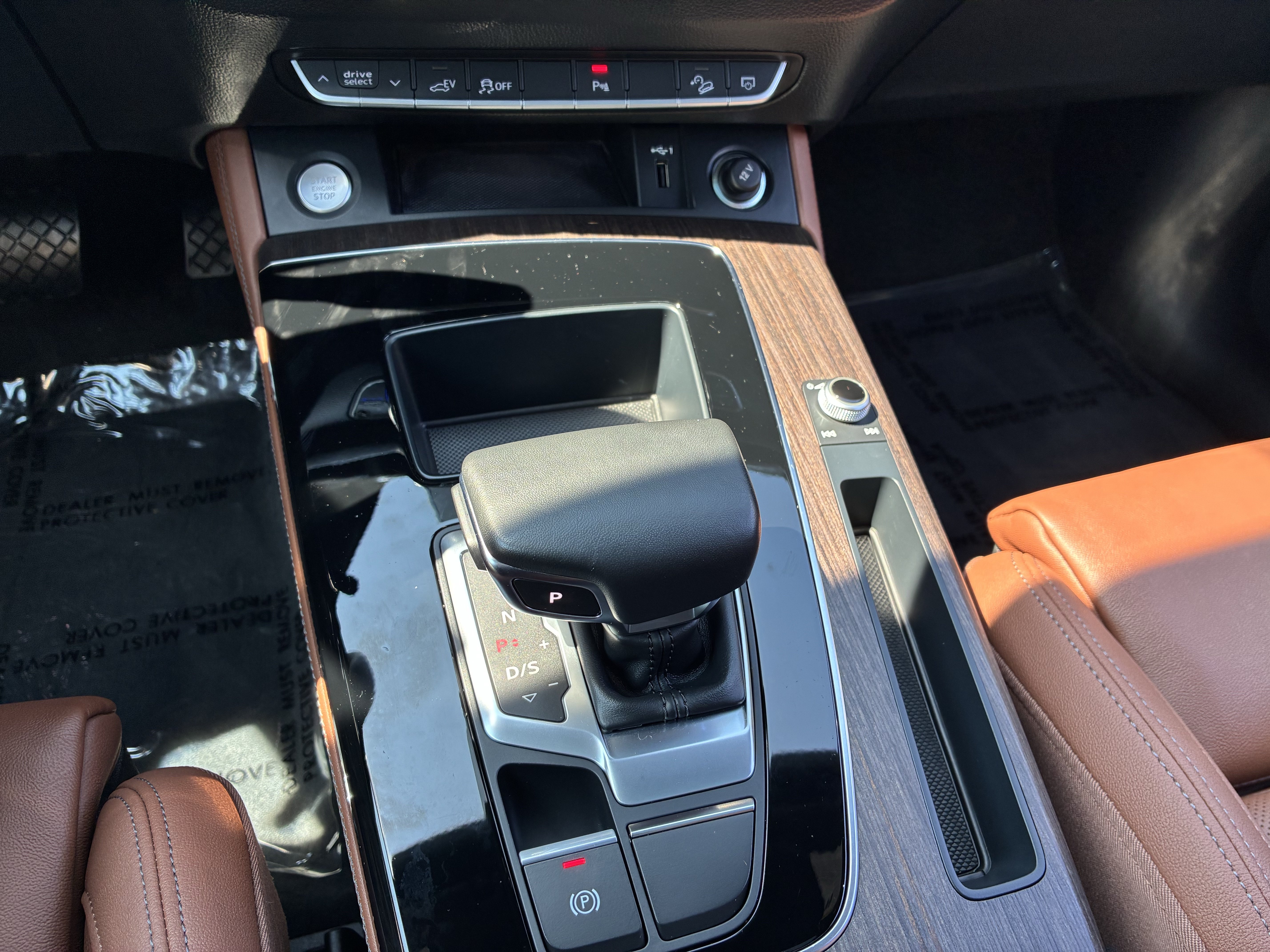 Used 2023 Audi Q5 e Premium Plus w/ Premium Plus Package AWD/4WD image 33