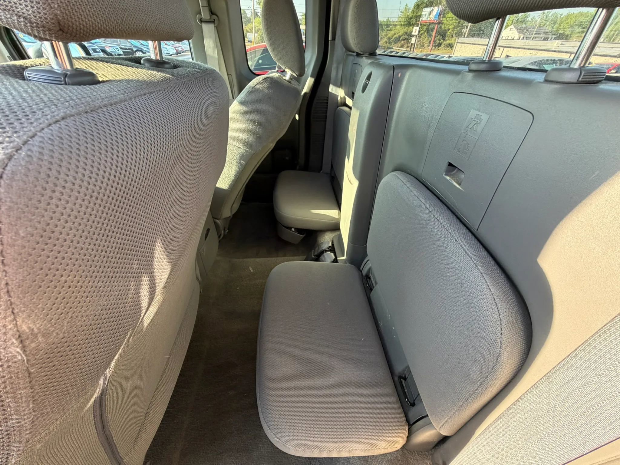 Used 2015 Nissan Frontier S RWD image 11