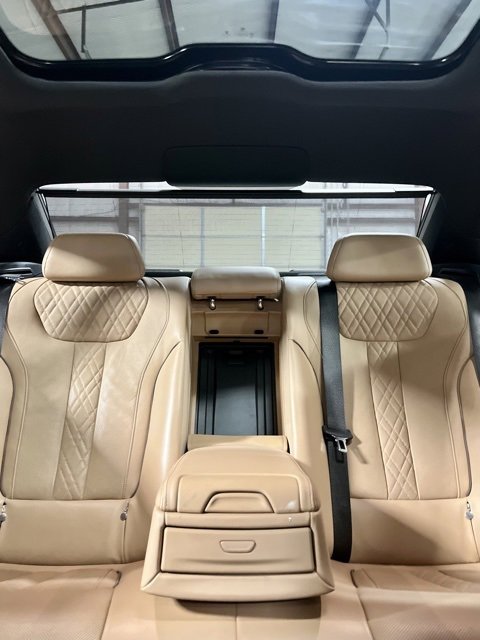 Used 2021 BMW 750i xDrive w/ M Sport Package image 16