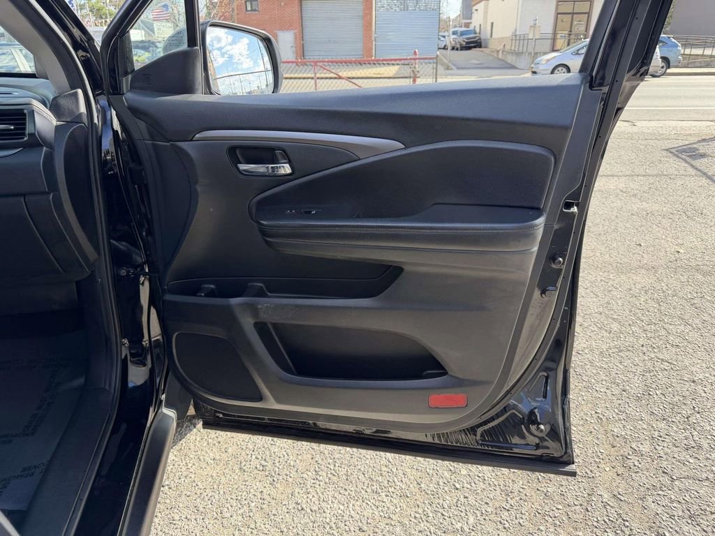 Used 2021 Honda Pilot Special Edition image 12