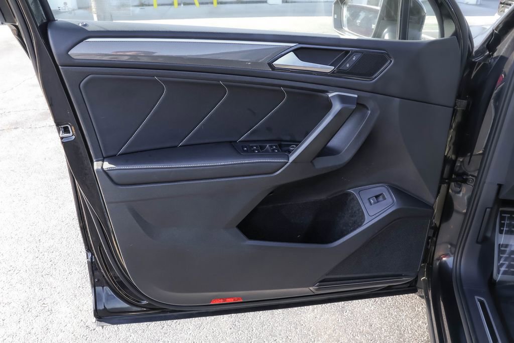 Used 2024 Volkswagen Tiguan SE R-Line image 26