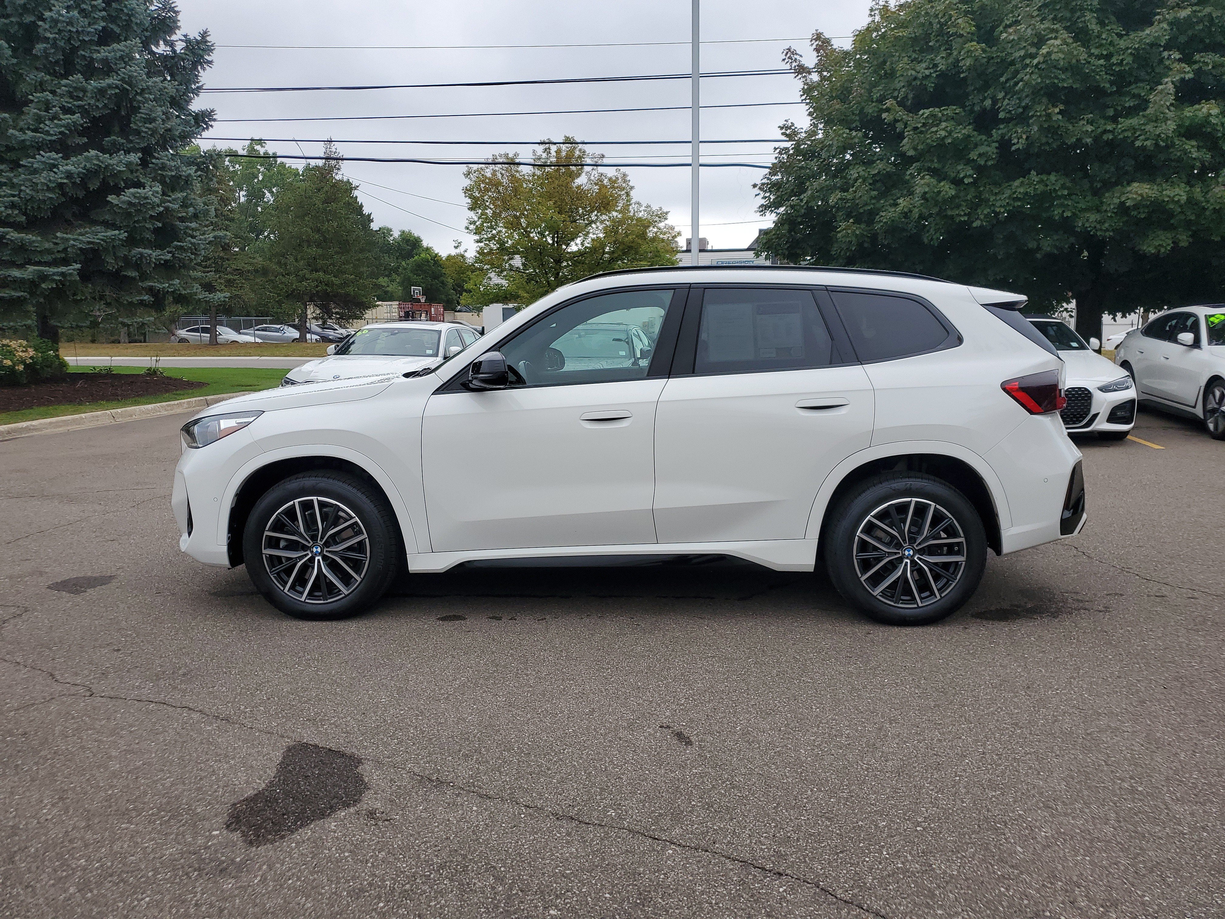 Used 2023 BMW X1 xDrive28i w/ M Sport Package AWD/4WD video 2